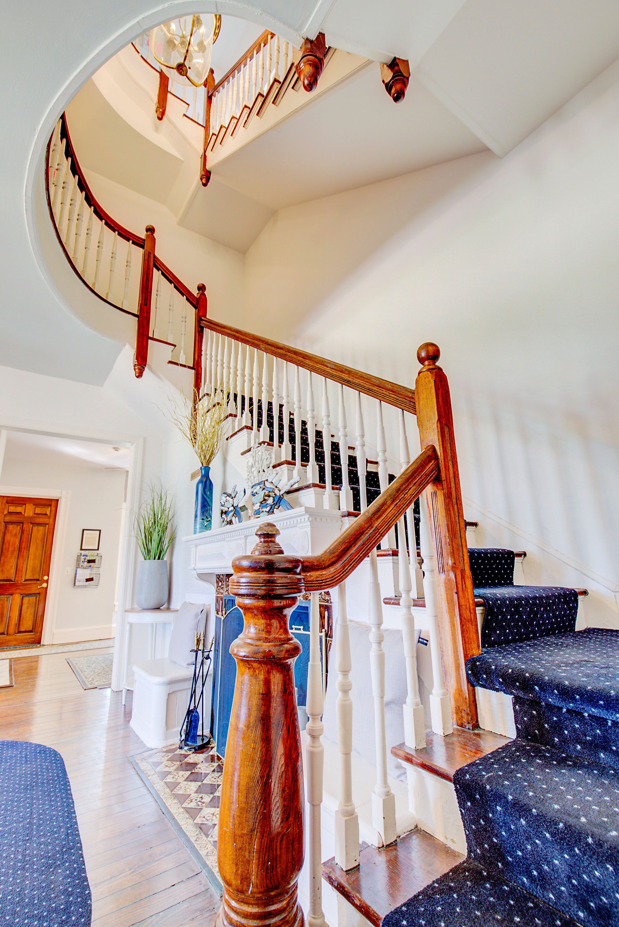 Spiral Staircase to second floor